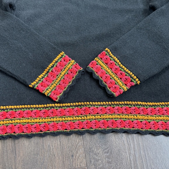 100% Alpaca wool sweater with crochet cuffs and hem - Picture 2 of 5